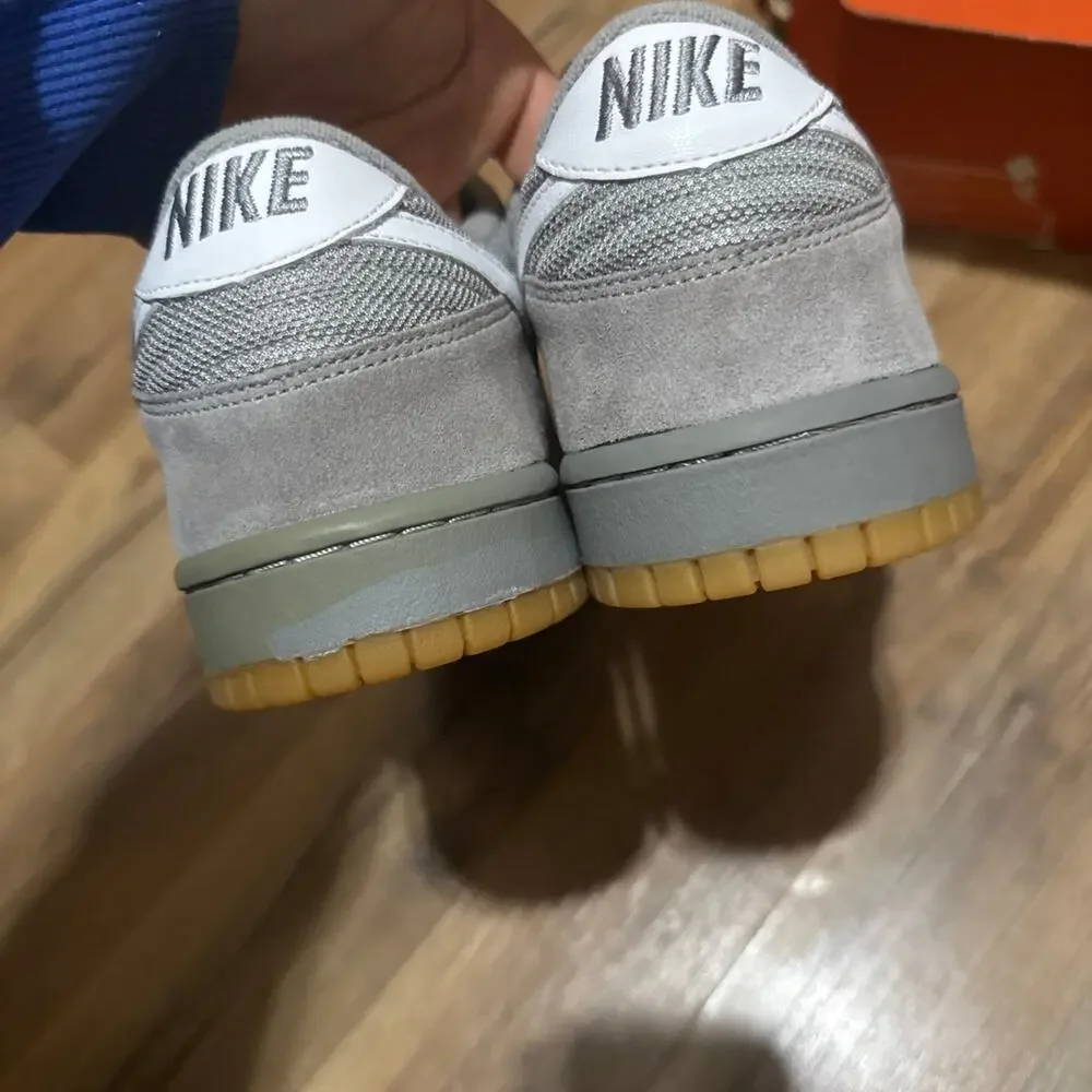 2005 Nike dunk Low Medium Grey White Gum Bottom Suede Vintage 311730-011 Sz 10.5